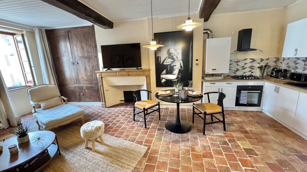 Photo of Livingroom in Beaune City Centre