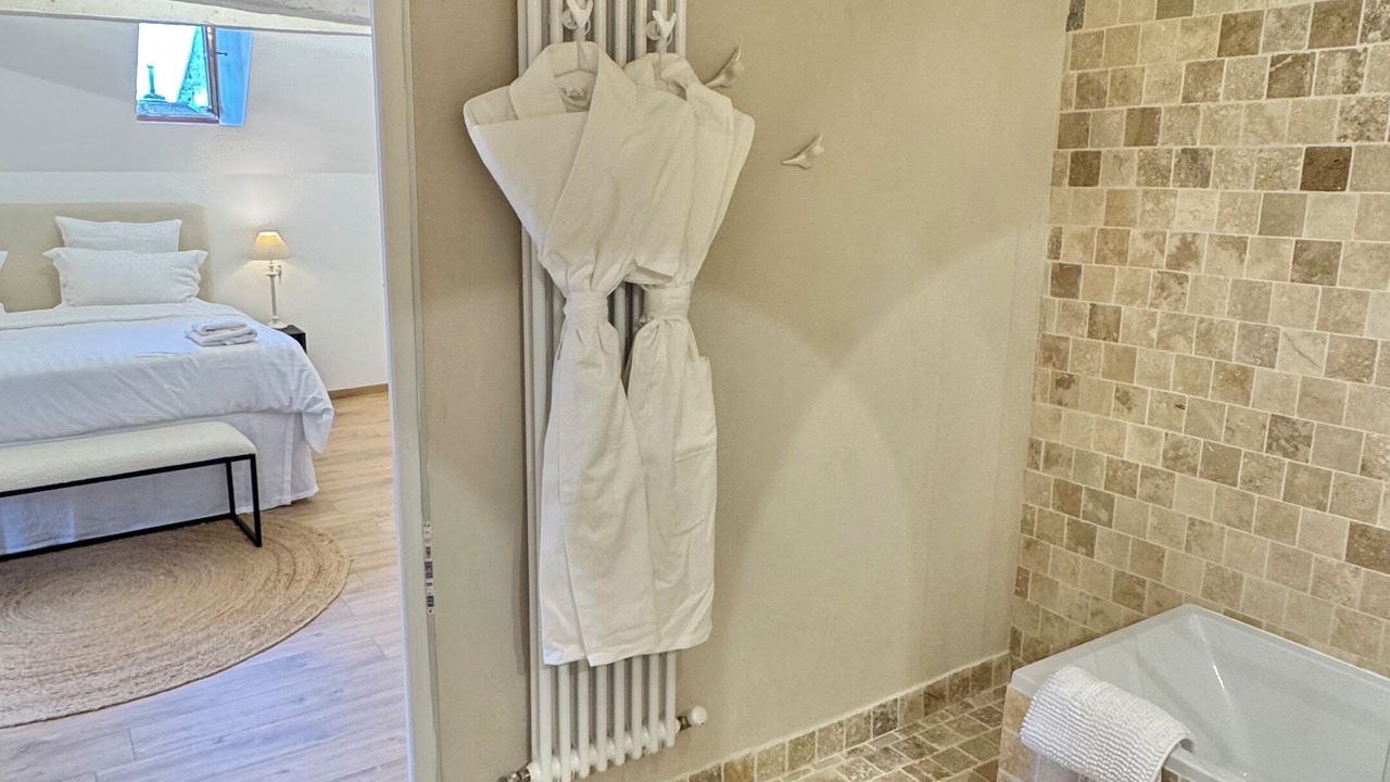 Photo of Bathroom in Beaune City Centre