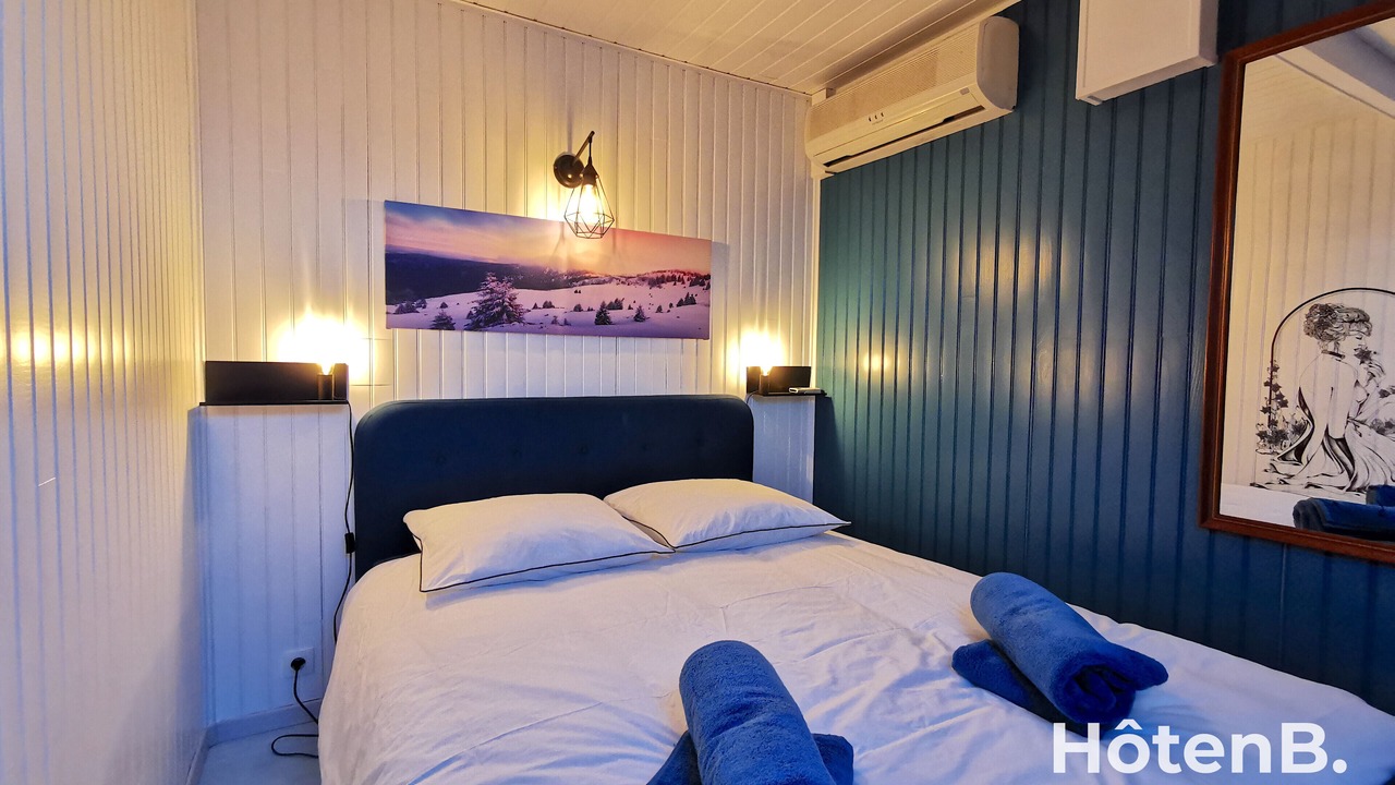 Photo of Bedroom in Limoges