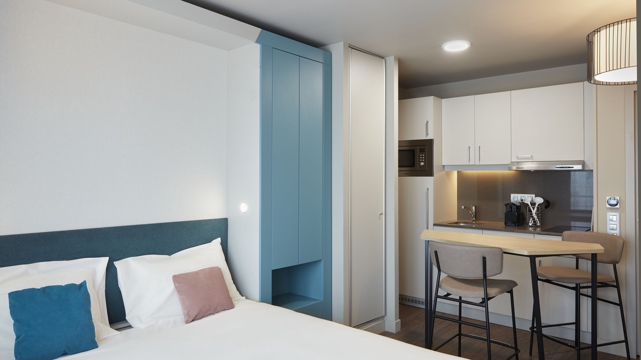 Photo of Bedroom in Suresnes