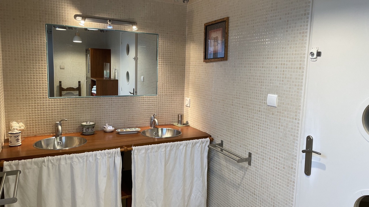 Photo of Bathroom in Porcheville