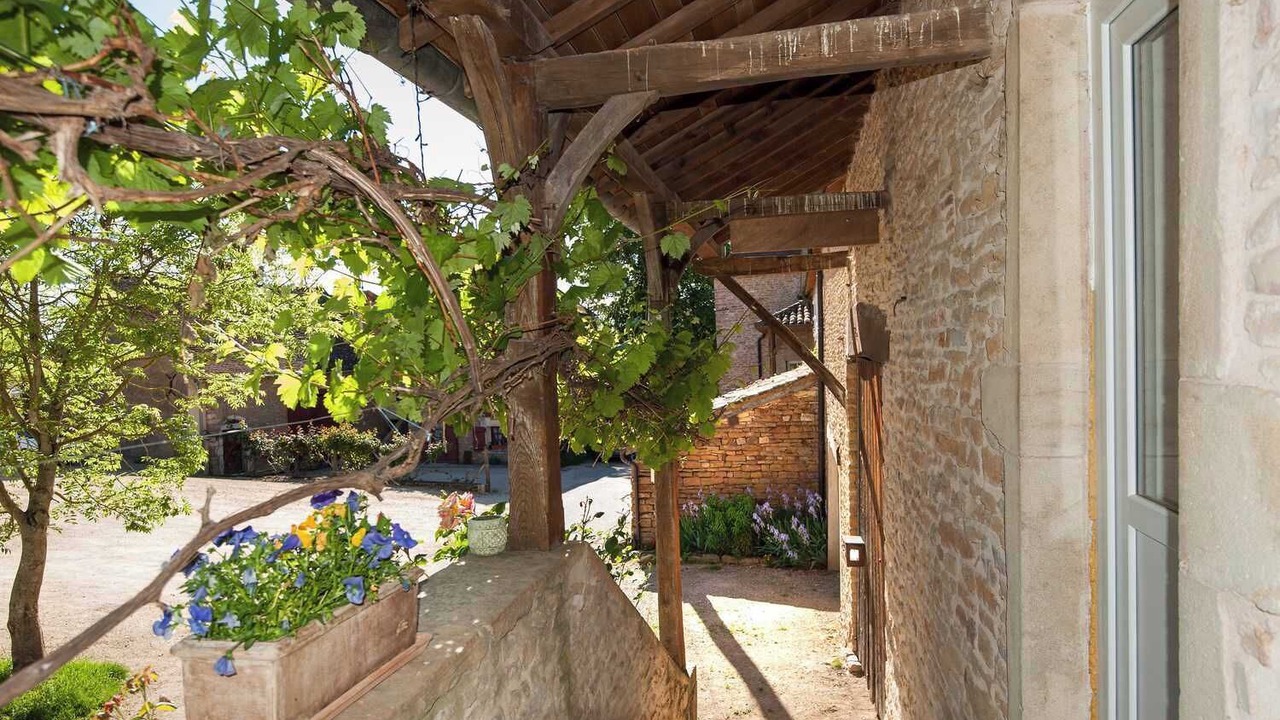 Photo of Outdoor in Etrigny