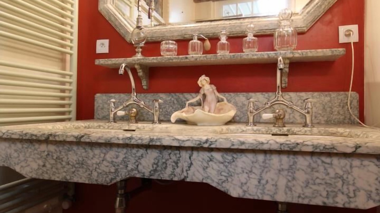 Photo of Bathroom in Cluny