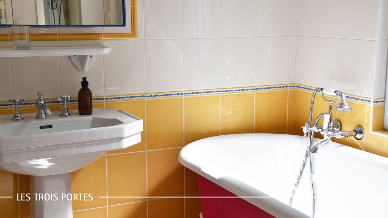 Photo of Bathroom in Beaune