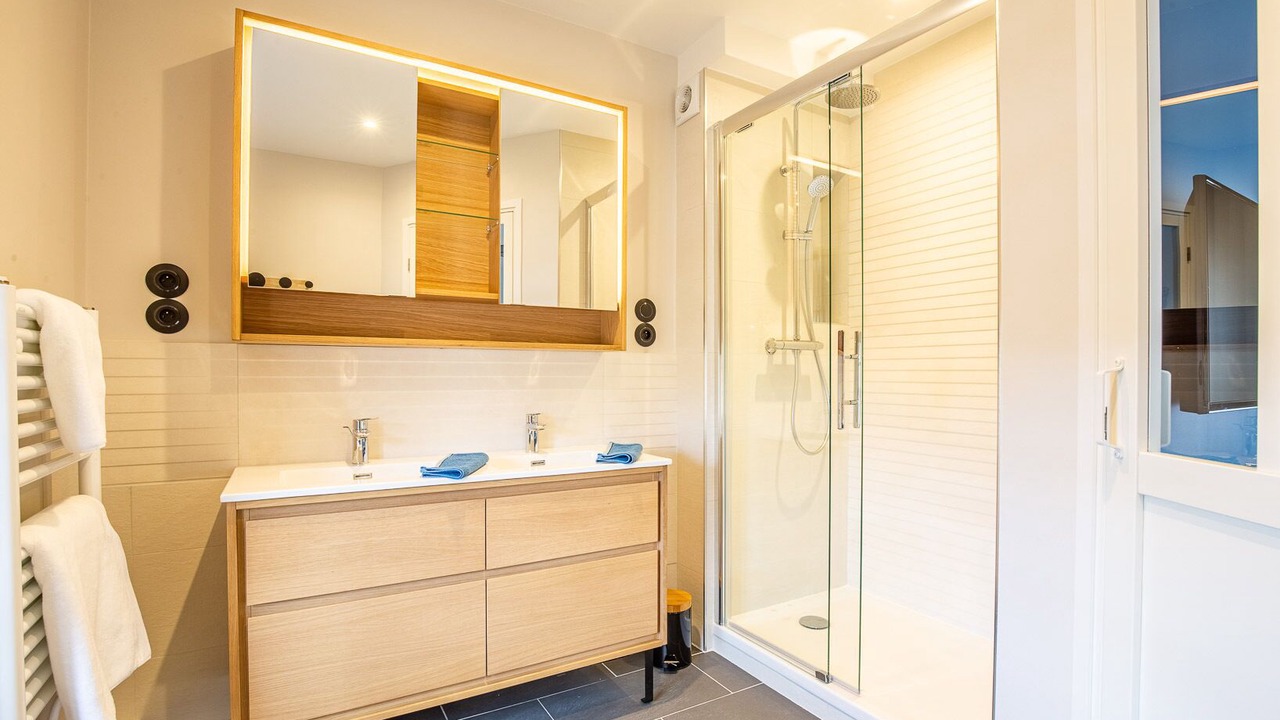 Photo of Bathroom in Villiers-le-Bacle