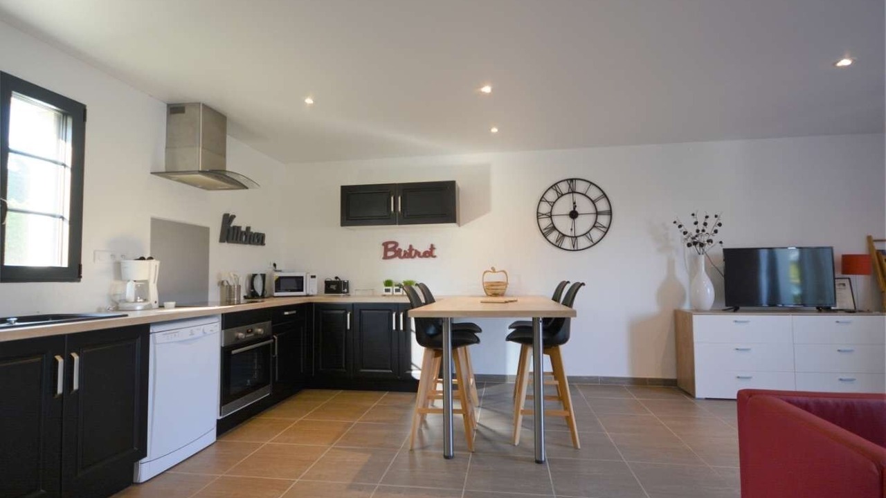 Photo of Kitchen in Saint-Quentin-en-Tourmont