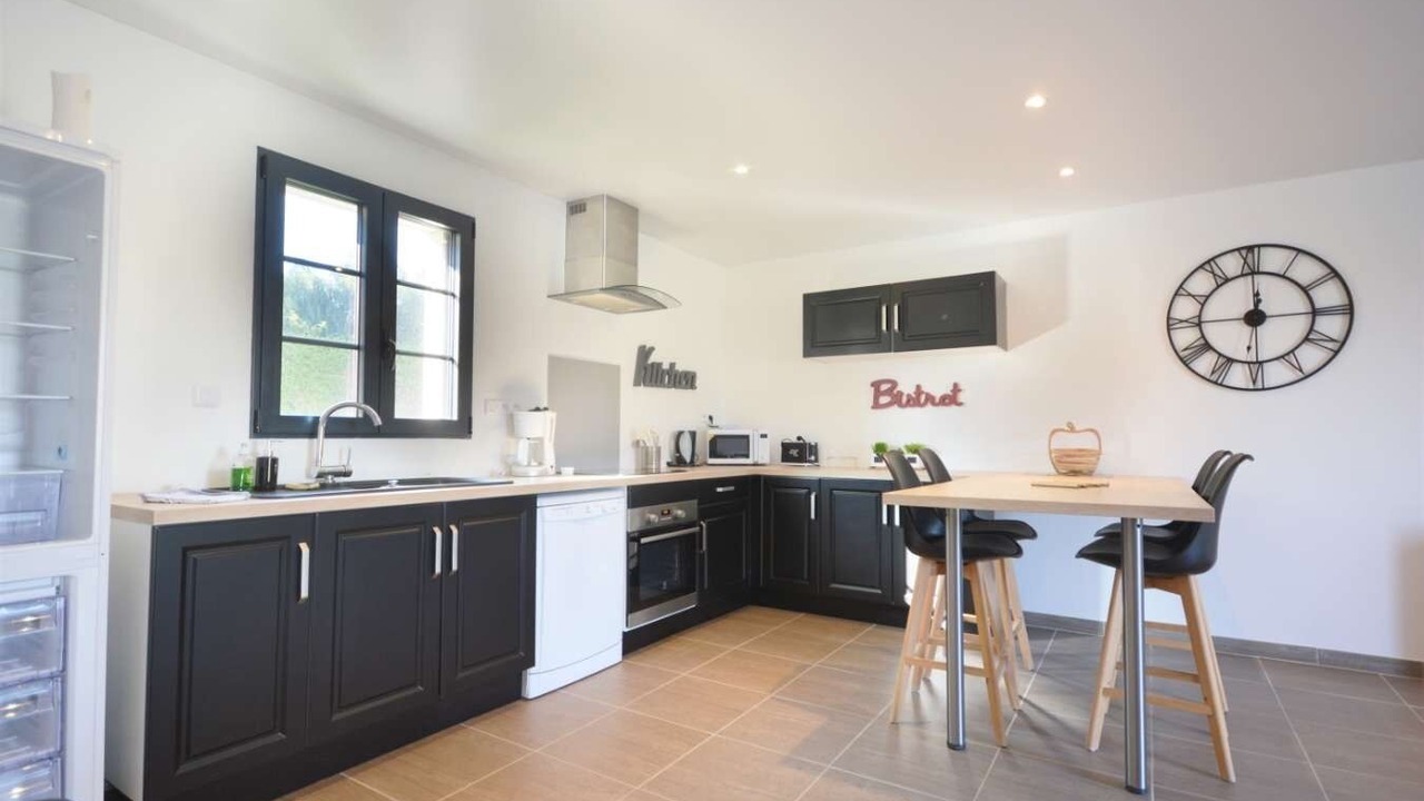 Photo of Kitchen in Saint-Quentin-en-Tourmont