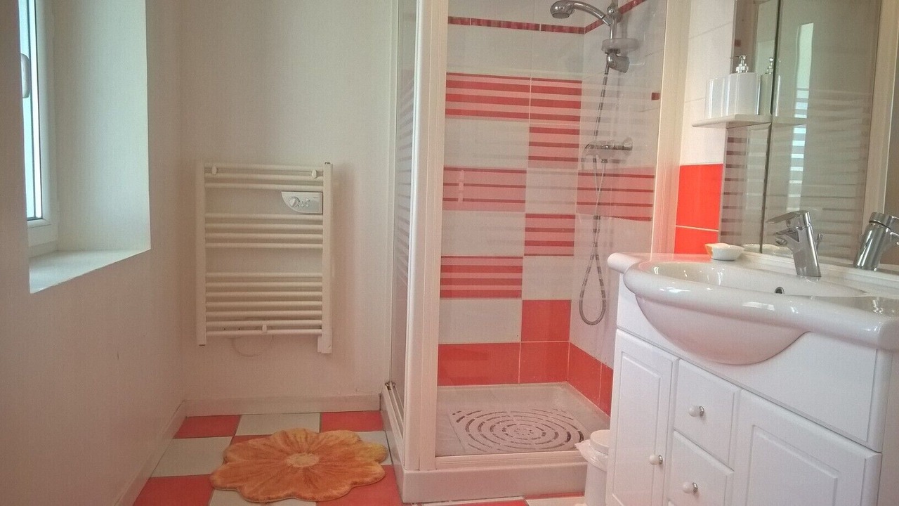 Photo of Bathroom in Ervauville