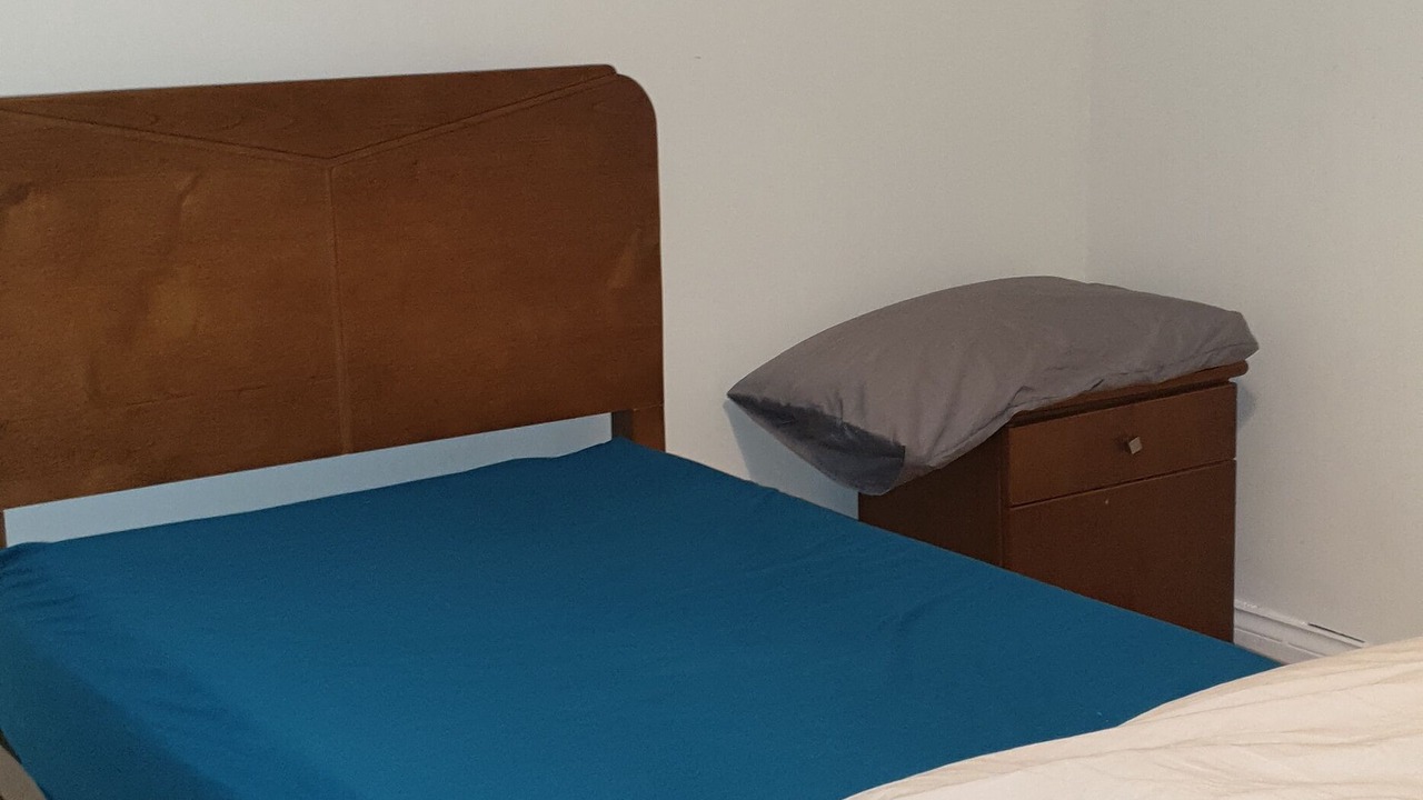 Photo of Bedroom in Stains