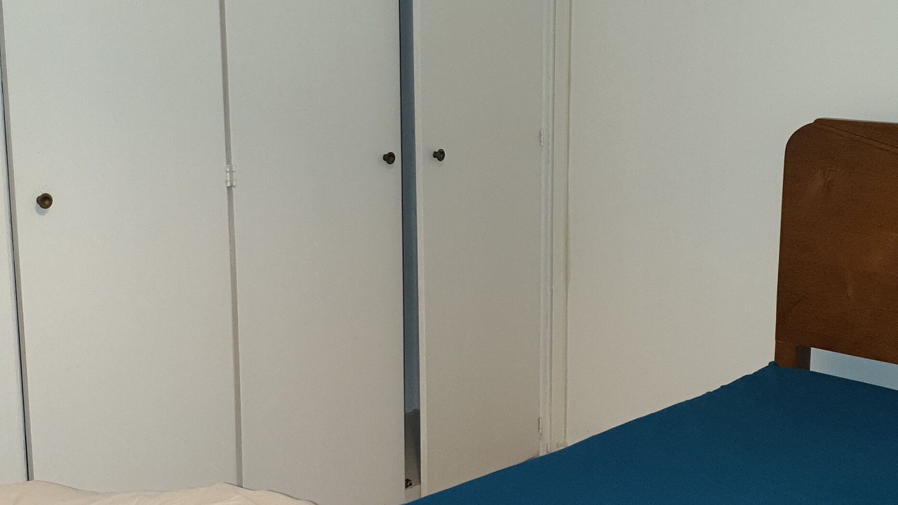 Photo of Bedroom in Stains