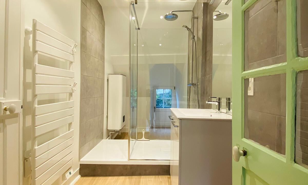 Photo of Bathroom in La Roche-Guyon