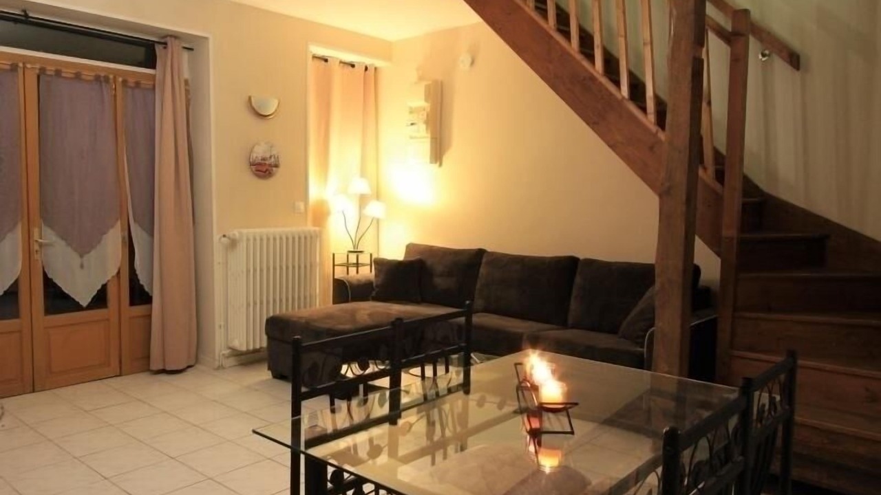 Photo of Livingroom in Lorcy