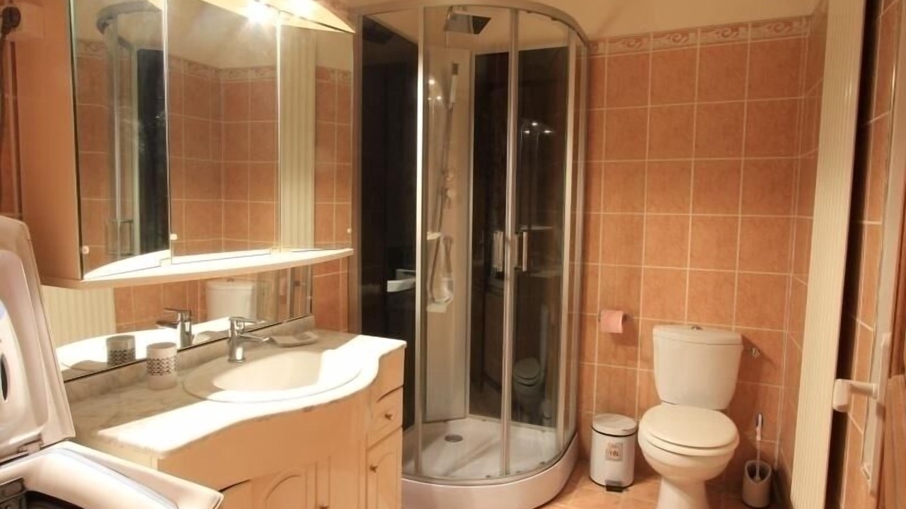 Photo of Bathroom in Lorcy