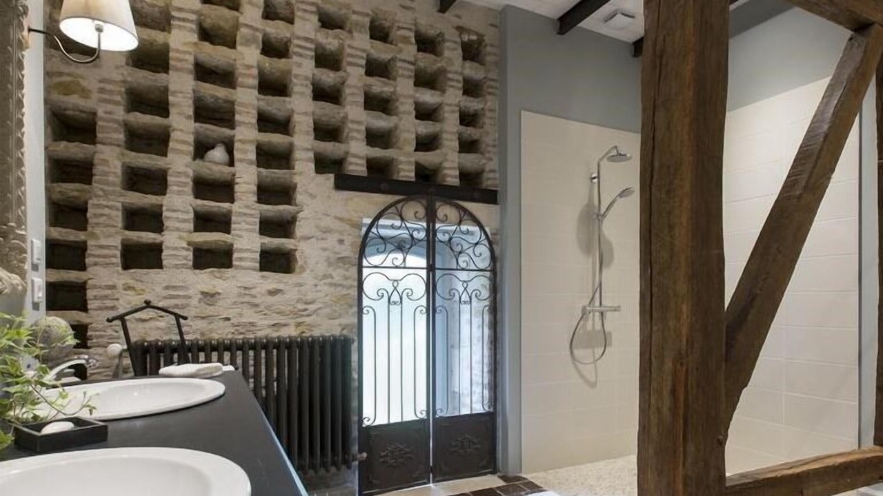 Photo of Bathroom in Rouvray