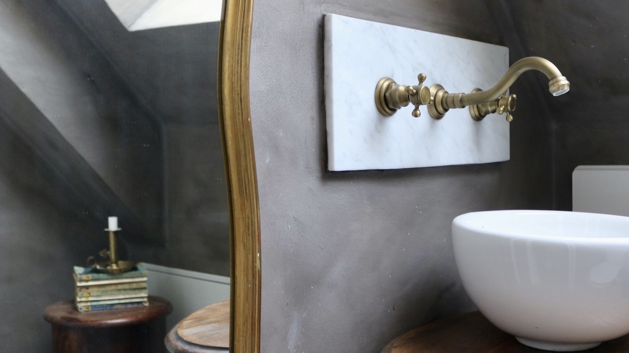 Photo of Bathroom in Assay
