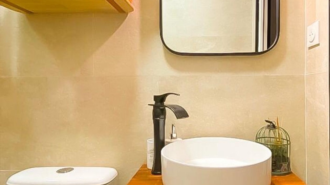 Photo of Bathroom in Plateau — Pyramide