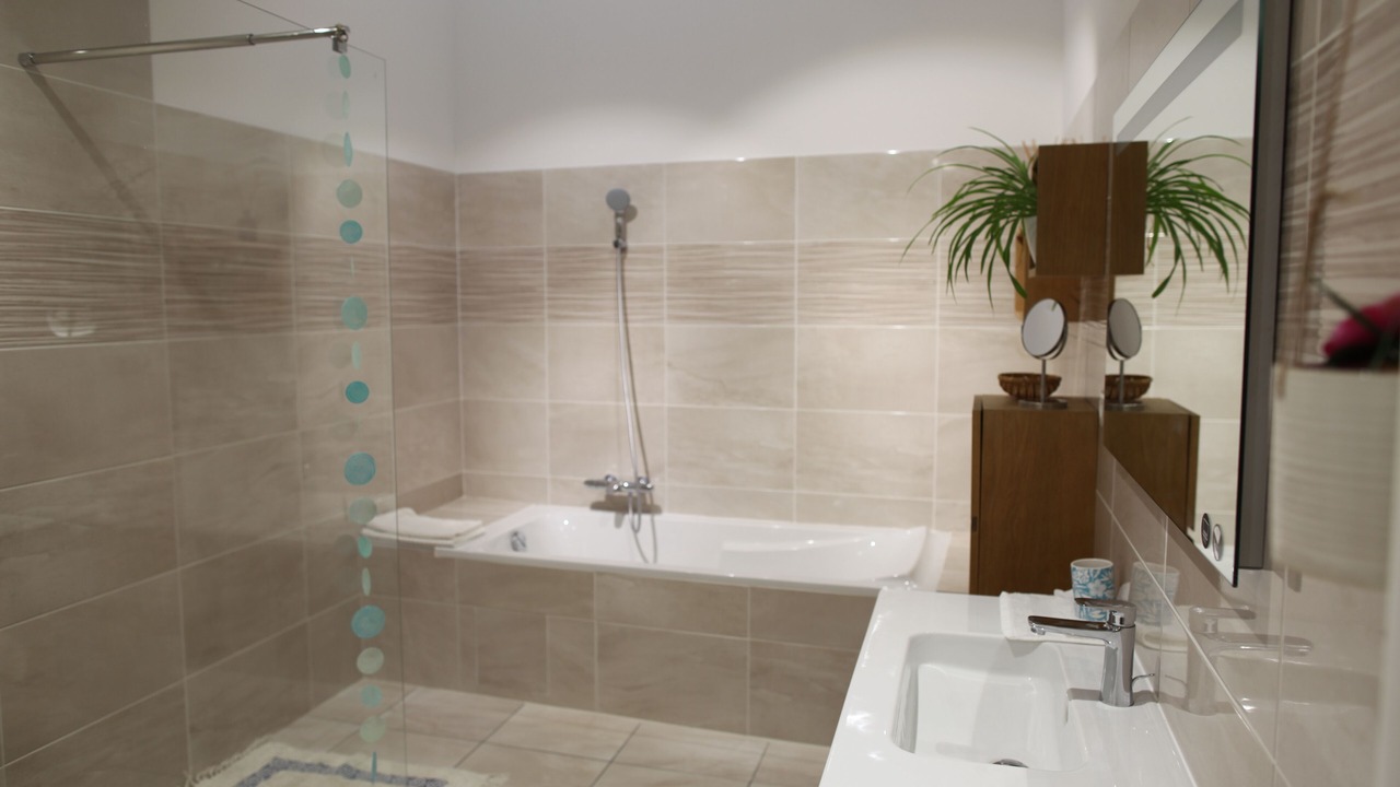 Photo of Bathroom in Remilly-les-Pothees