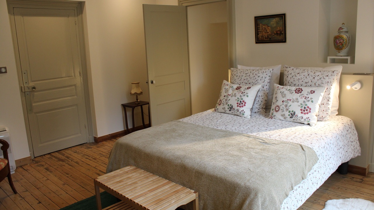 Photo of Bedroom in Vire