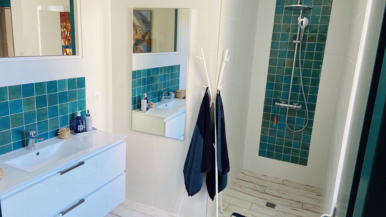 Photo of Bathroom in Vire