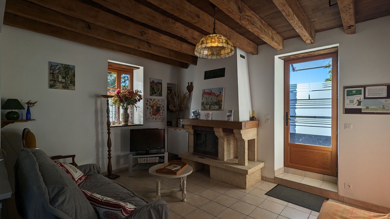 Photo of Livingroom in Perassay