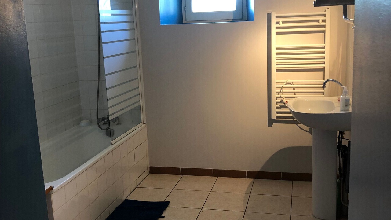 Photo of Bathroom in Belabre