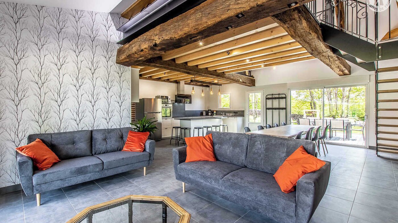 Photo of Livingroom in Saint Usuge