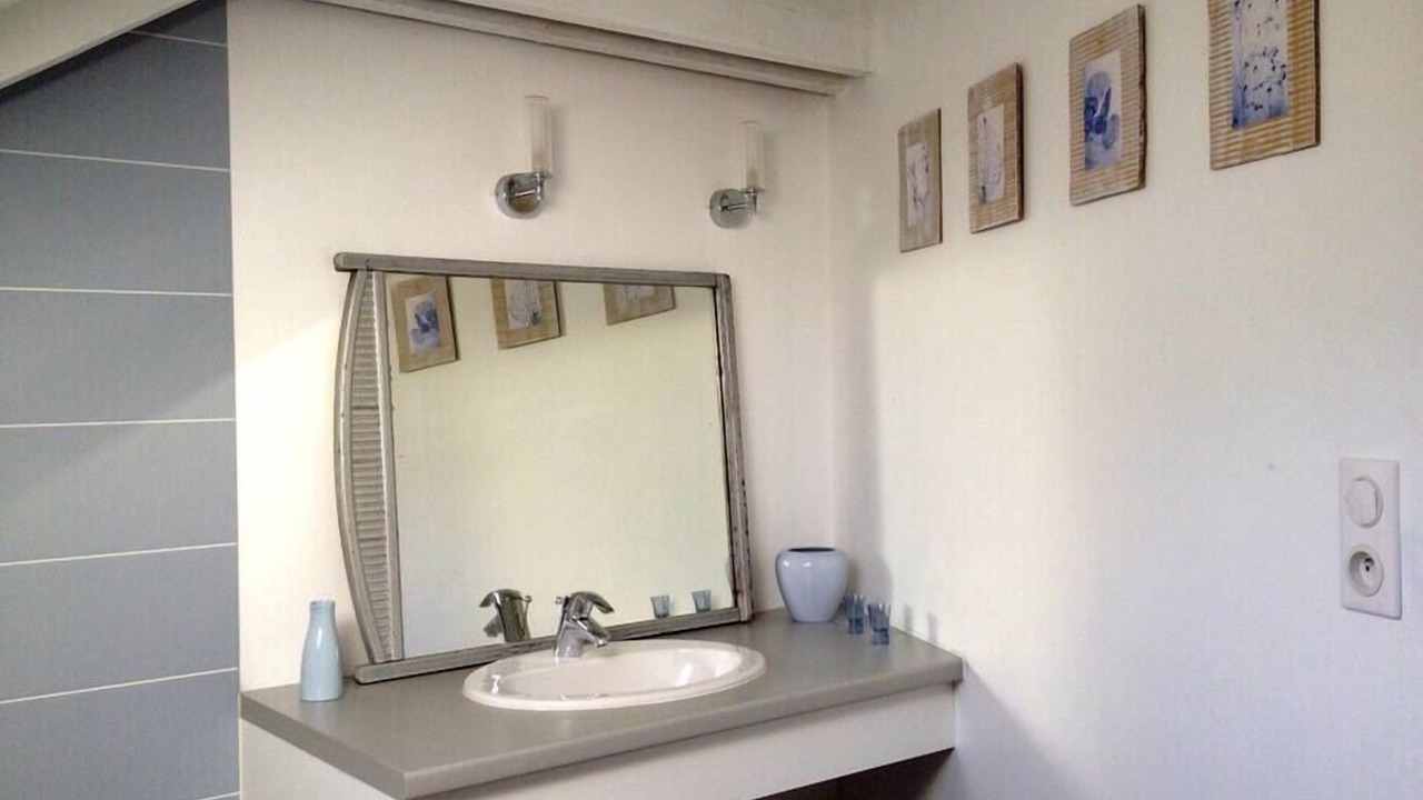 Photo of Bathroom in Incheville