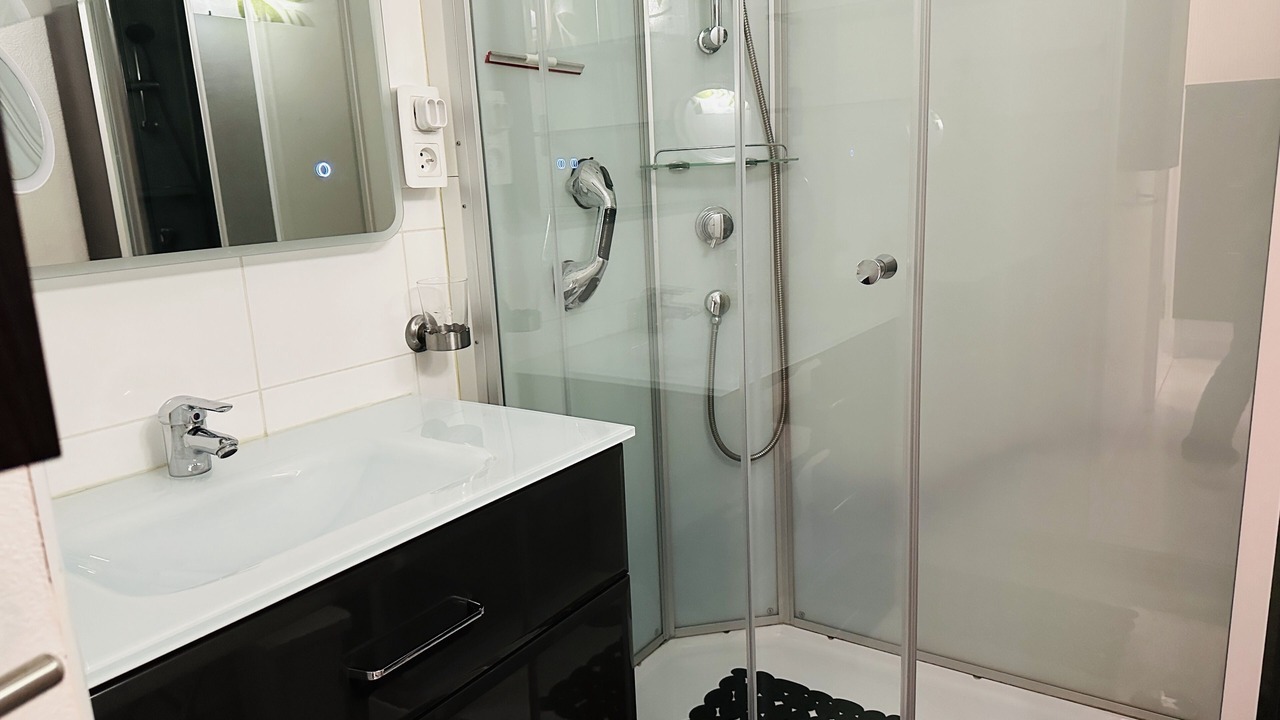 Photo of Bathroom in Mesnil-Val