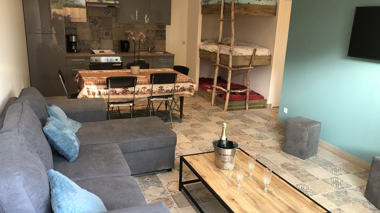 Photo of Livingroom in Clermont-Creans