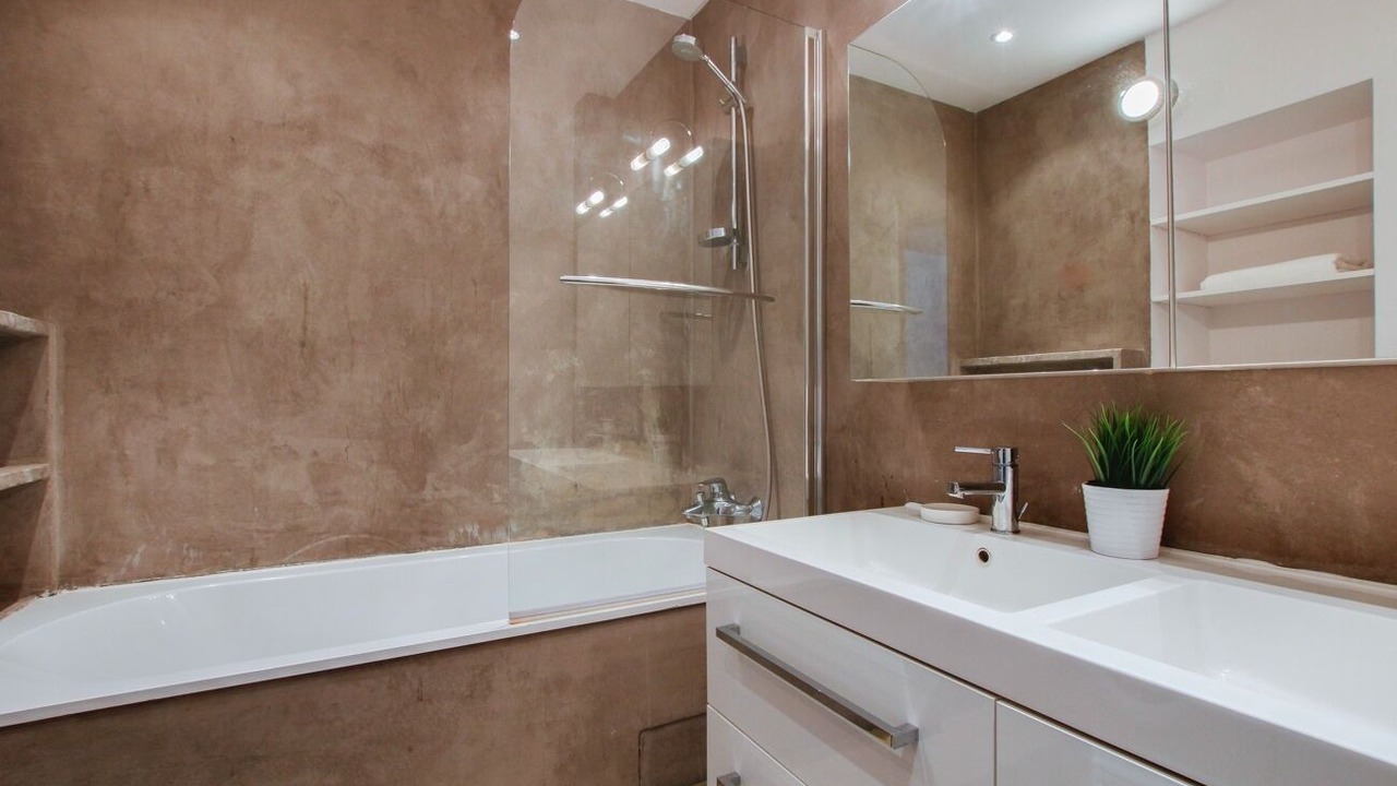 Photo of Bathroom in 8th Arrondissement