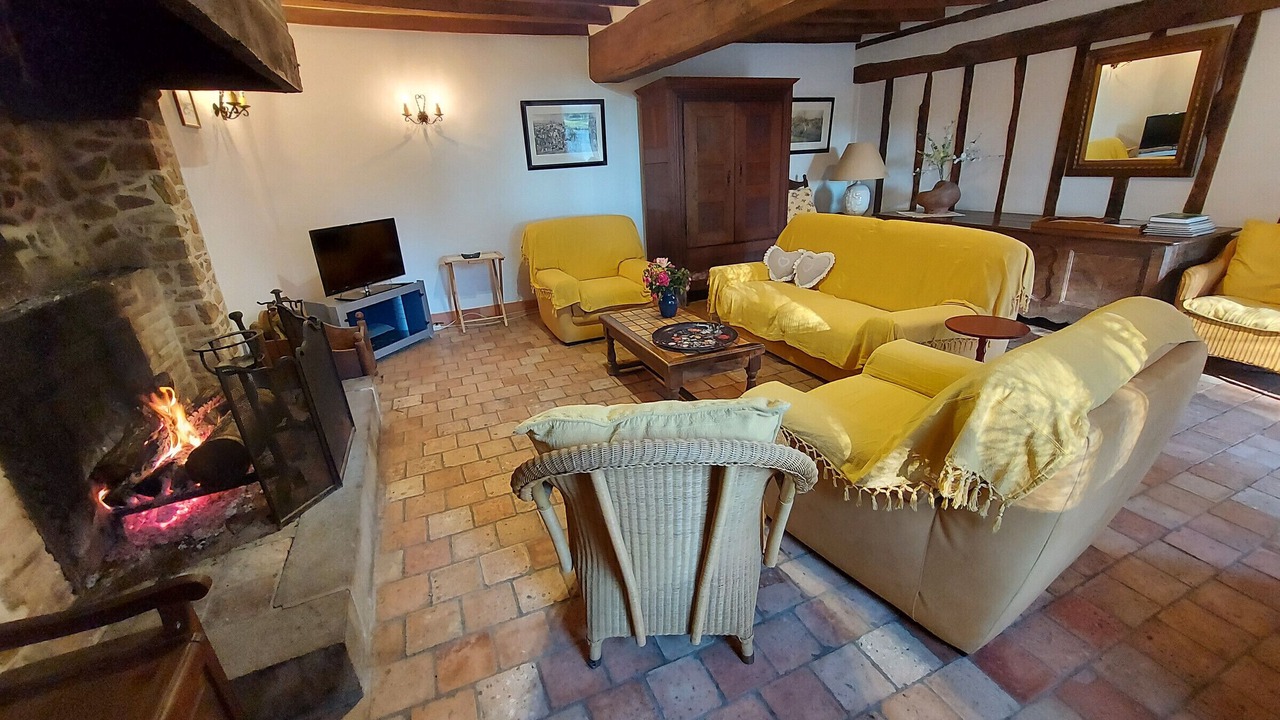 Photo of Livingroom in Ruille-Froid-Fonds