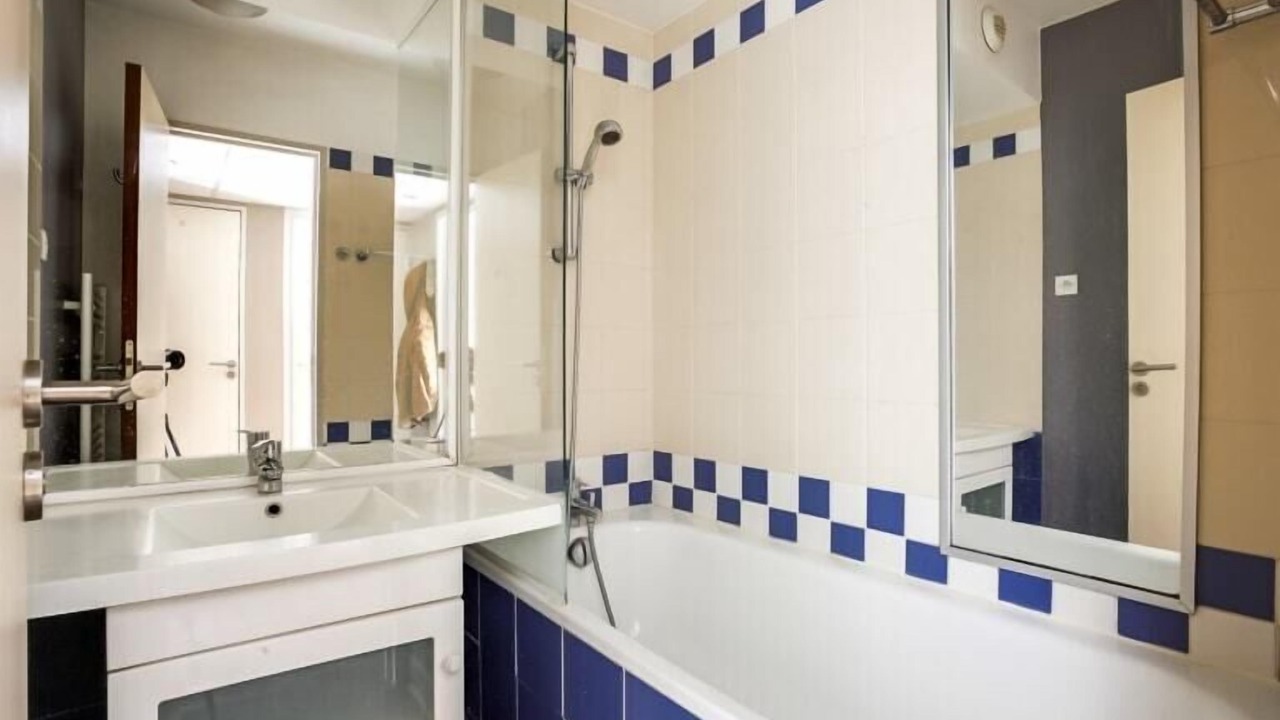 Photo of Bathroom in Issy-les-Moulineaux