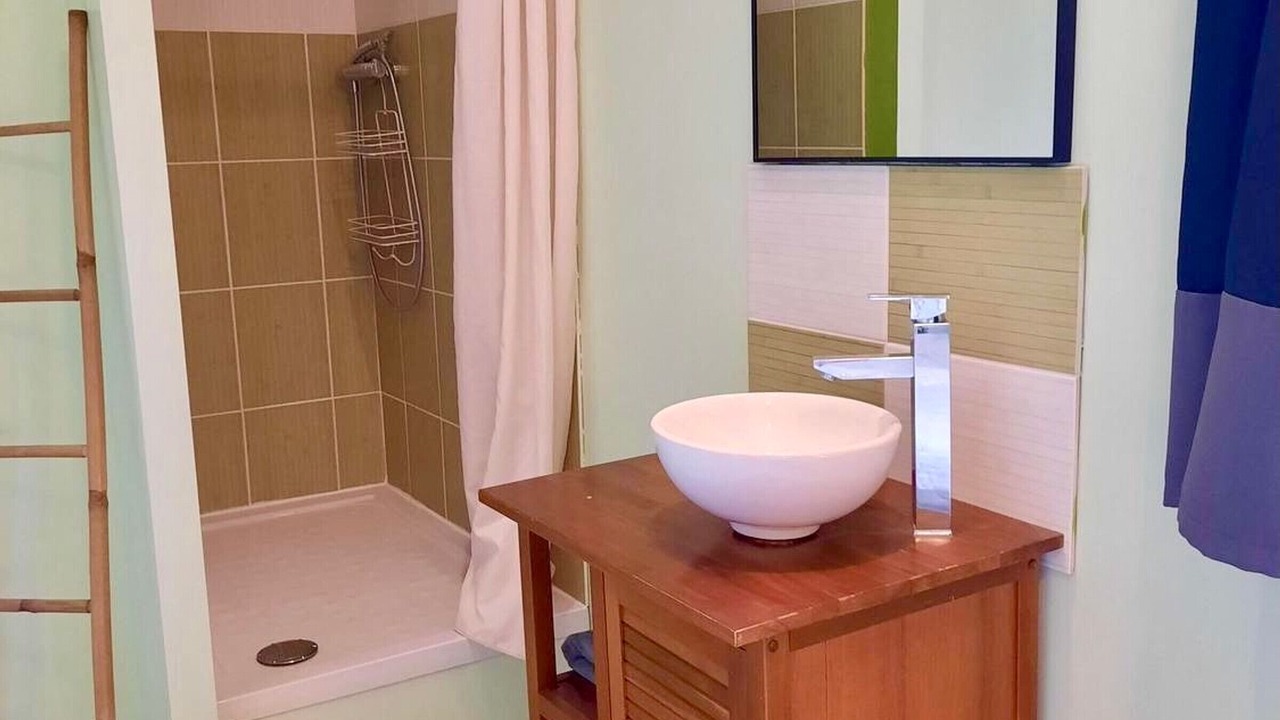 Photo of Bathroom in Brain-sur-Allonnes