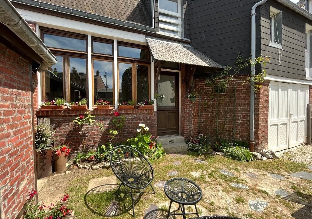 Photo of Patio Balcony in Etretat
