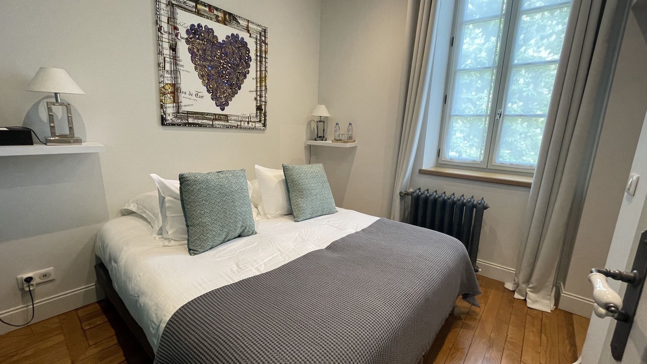 Photo of Bedroom in Savigny-les-Beaune