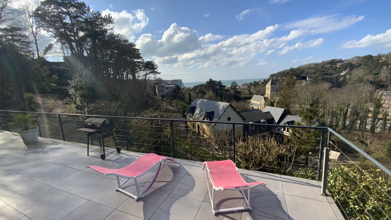 Photo of Patio Balcony in Etretat