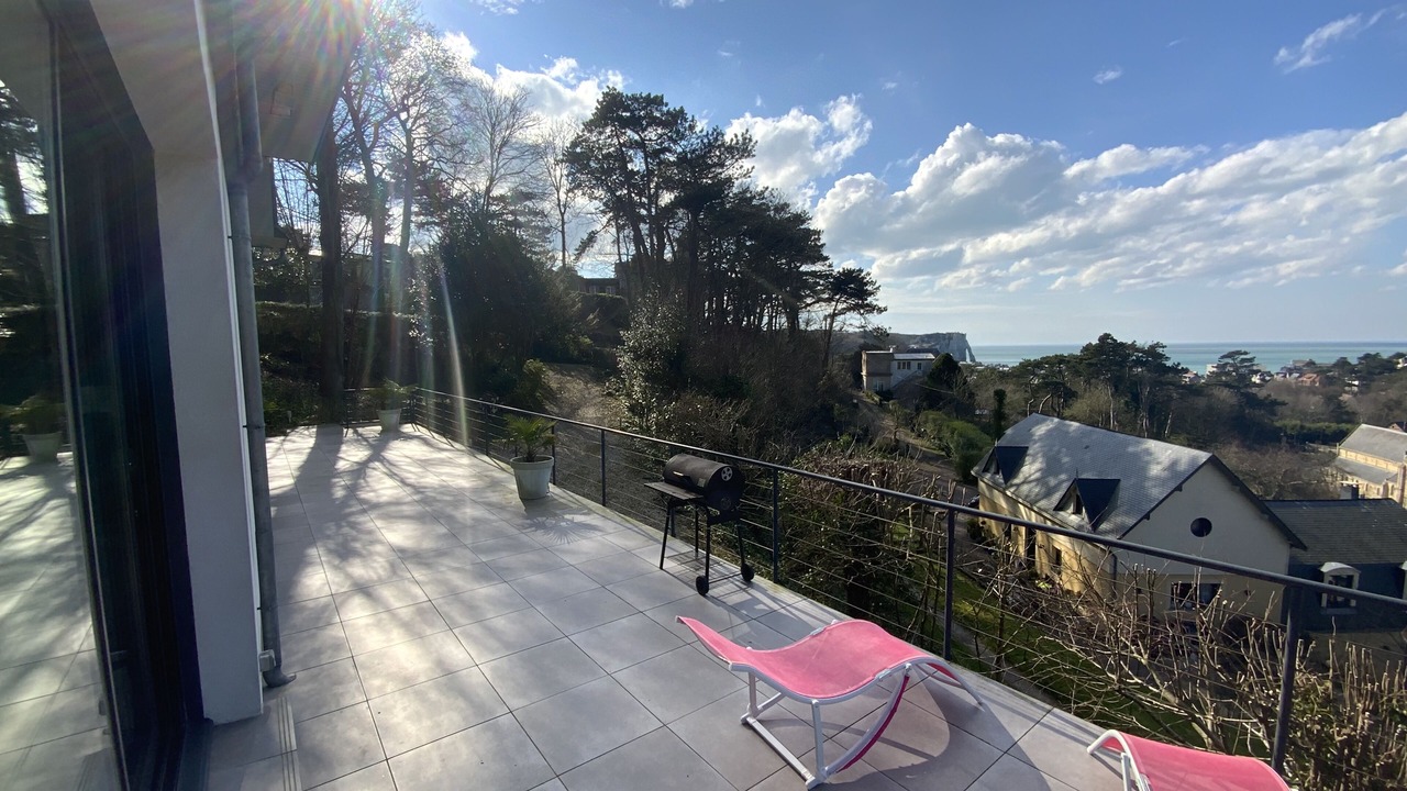Photo of Patio Balcony in Etretat