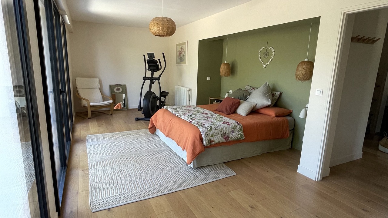 Photo of Bedroom in Noisy-le-Roi