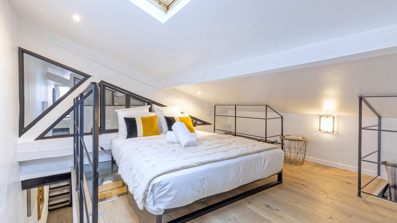 Photo of Bedroom in Notre-Dame