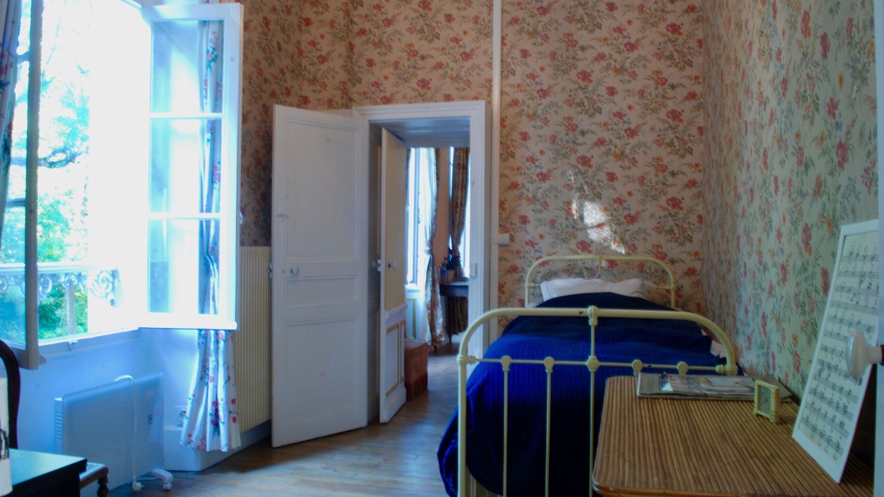 Photo of Bedroom in Villeblevin
