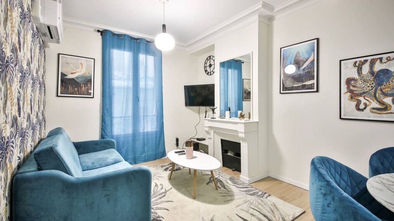 Photo of Livingroom in 8th Arrondissement