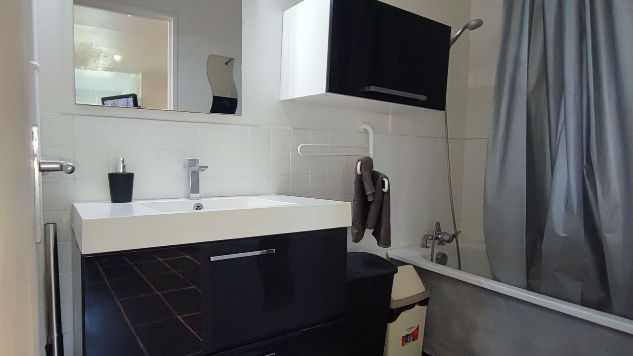 Photo of Bathroom in Noisy-le-Grand