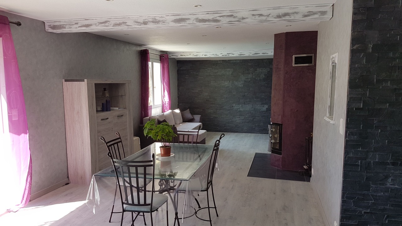 Photo of Livingroom in Saint-Lothain