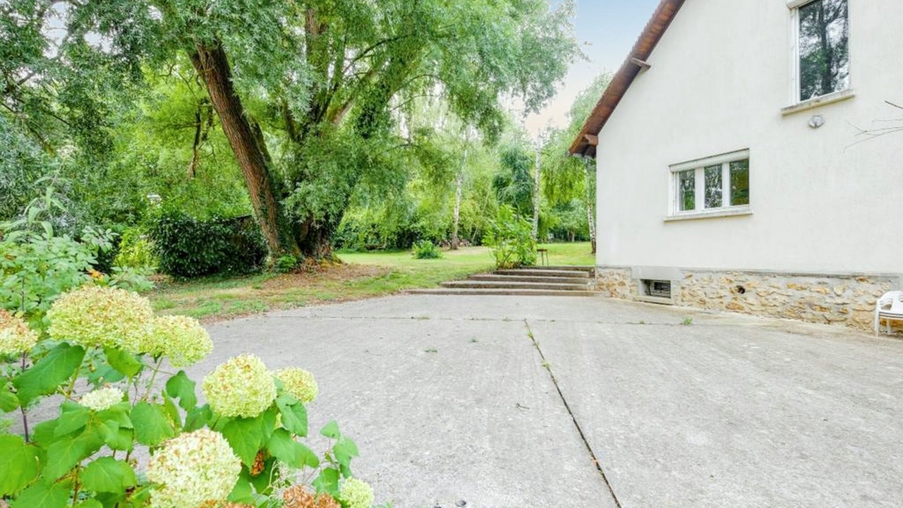 Photo of Outdoor in Saints