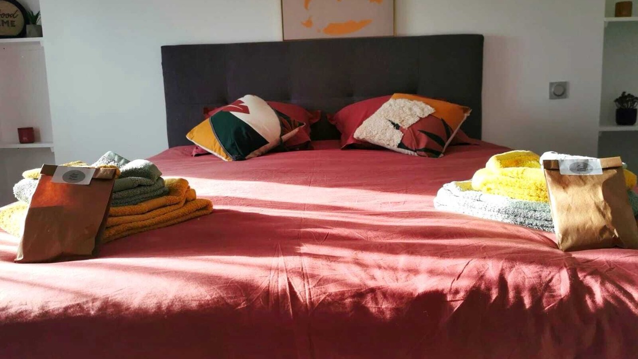 Photo of Bedroom in Villeneuve-Saint-Georges