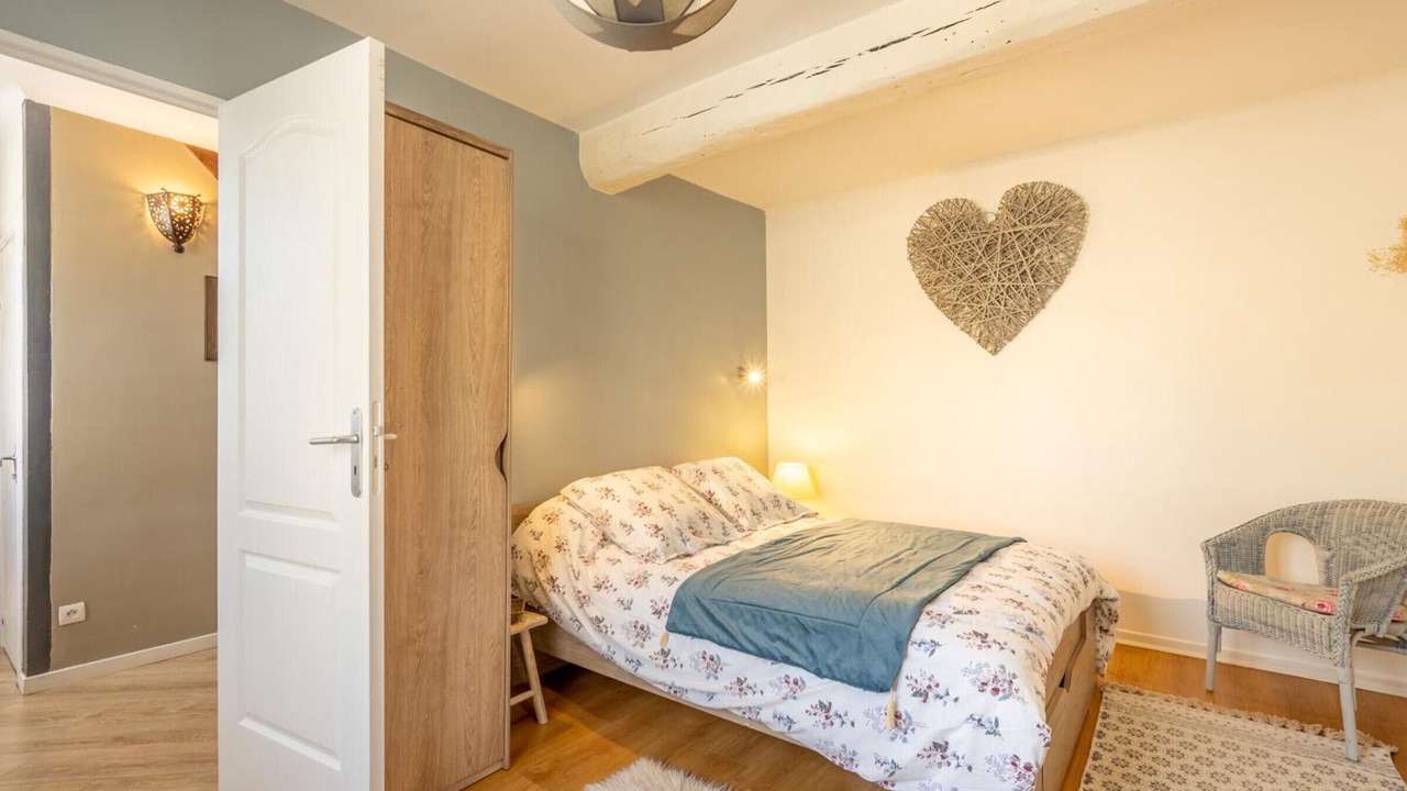 Photo of Bedroom in Royallieu Village