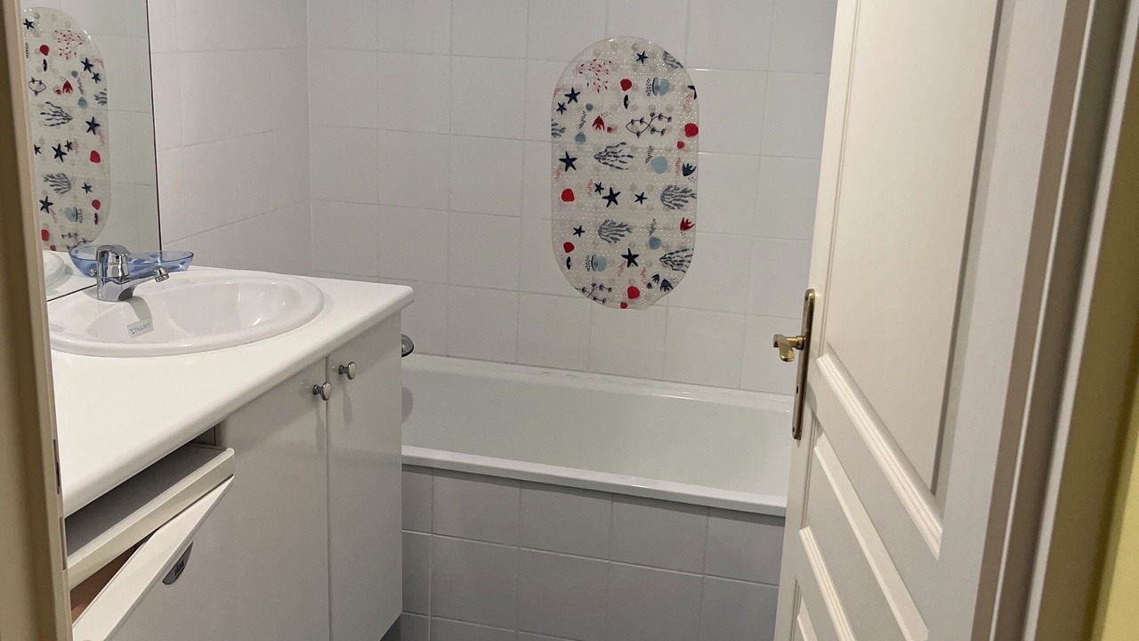Photo of Bathroom in Dunkirk