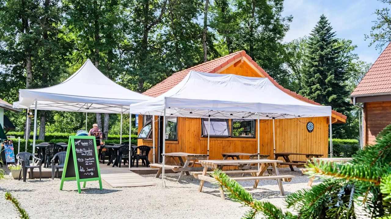 Photo of Outdoor in Leval