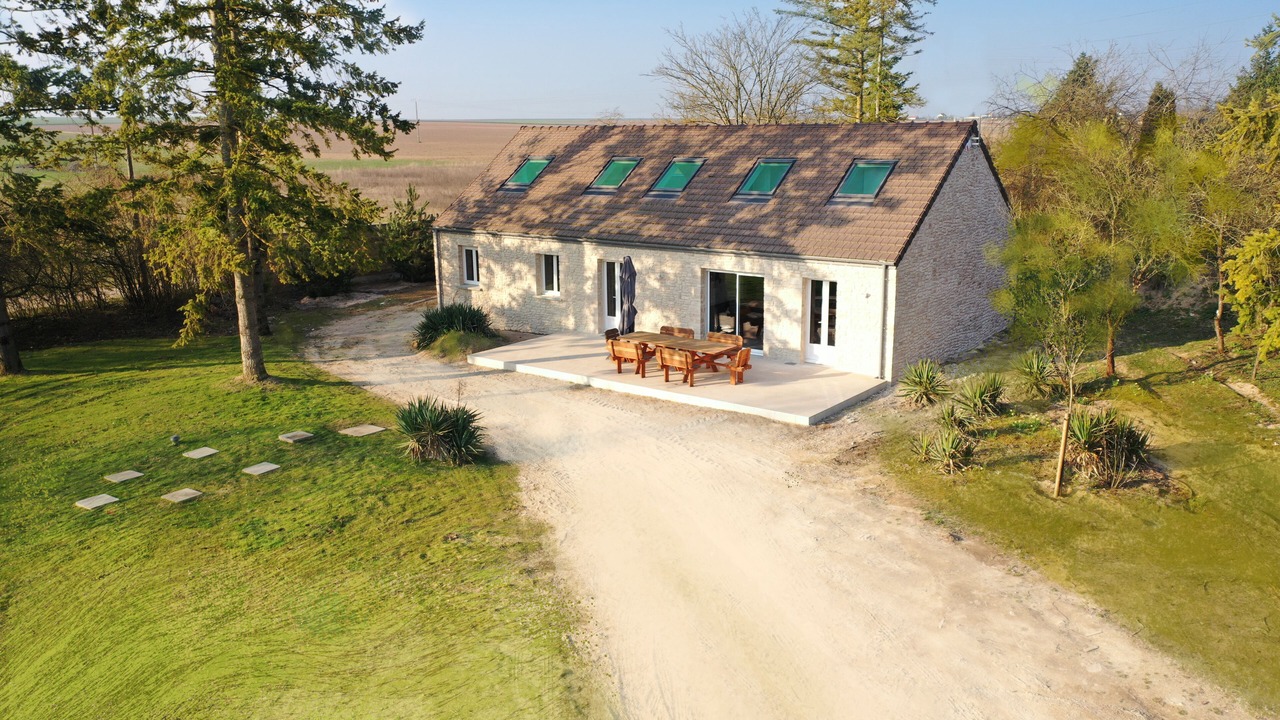 Photo of Outdoor in Gravon