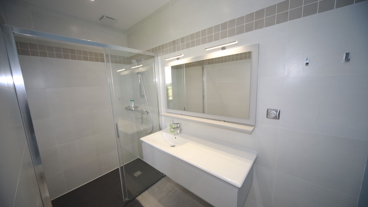 Photo of Bathroom in Saint-Cyr-sur-Morin